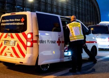 Τρεις νεκροί και 34 τραυματίες σε εκτροχιασμό τρένου στη Γερμανία