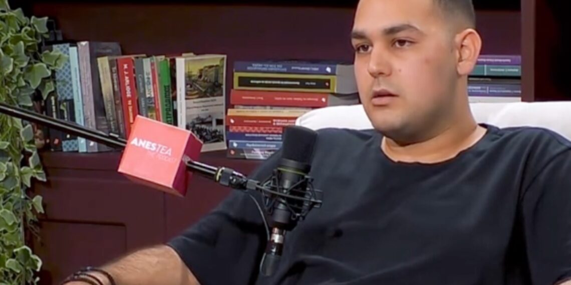 Χρίστος Κούγιας: Δεν έζησα ποτέ μια φυσιολογική ελληνική οικογένεια, η κατάσταση στο σπίτι ήταν χαοτική