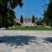 Γυναίκα αυτοπυρπολήθηκε μπροστά από την Αίγλη Ζαππείου
