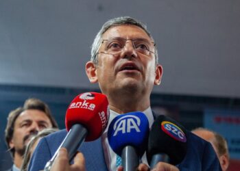 Τουρκία: Εισαγγελική έρευνα εις βάρος του προέδρου του CHP Οζγκιούρ Οζέλ