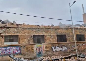 Δεν πενθήσαμε για την Ελβιέλα. Πενθήσαμε για τη Νατάσα, τον Ρέμο και τα σπασμένα ποτήρια