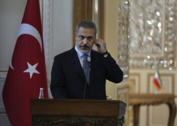 Προκλητικός Φιντάν: «Οι Έλληνες να μην ανοίγουν την πόρτα σε κρίσεις που ίσως έχουν κόστος για τη χώρα τους»