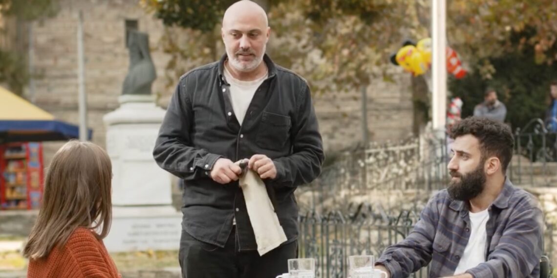 «Γεύση από Σέρρες»: Το χιουμοριστικό σποτ που «ξεκολλά» την πόλη από τη μπουγάτσα (vid)