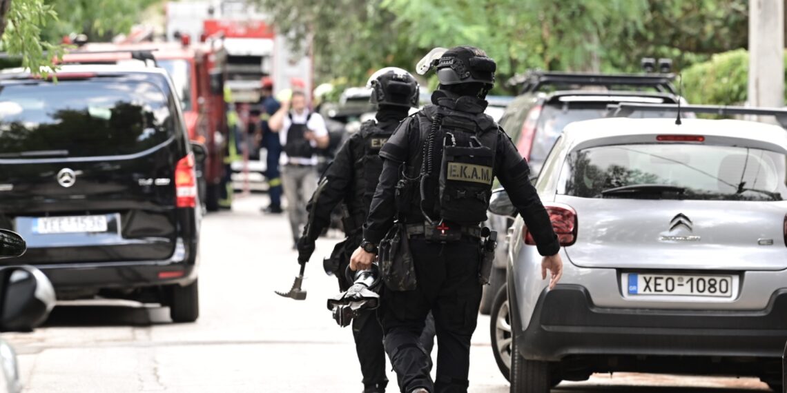 Συνελήφθη ο άνδρας που είχε ταμπουρωθεί σε διαμέρισμα στον Χολαργό