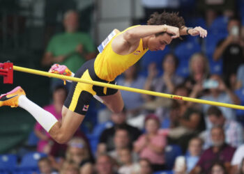 Νέο παγκόσμιο ρεκόρ από τον Ντουπλάντις: «Πέταξε» στα 6.29μ. – Δεύτερος ο Καραλής
