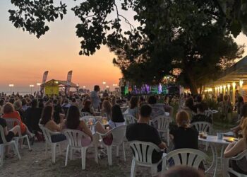 Καλαμαριά: Ποντιακοί ρυθμοί στην πλαζ Αρετσούς