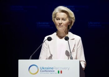 Φον ντερ Λάινεν: Η πρόεδρος της Κομισιόν καλεί το Ισραήλ να αναθεωρήσει την απόφασή του για τη Γάζα