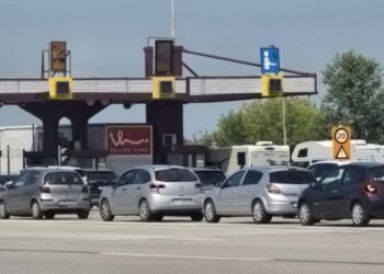 Ουρές στα διόδια των Μαλγάρων – Πόσα αυτοκίνητα πέρασαν το 3ημερο (φωτο)