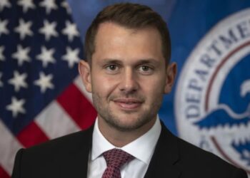 ΗΠΑ: Βοηθός υπουργού Εσωτερικής Ασφάλειας του Τραμπ ο Κεφαλονίτης Άρης Κουρκουμέλης