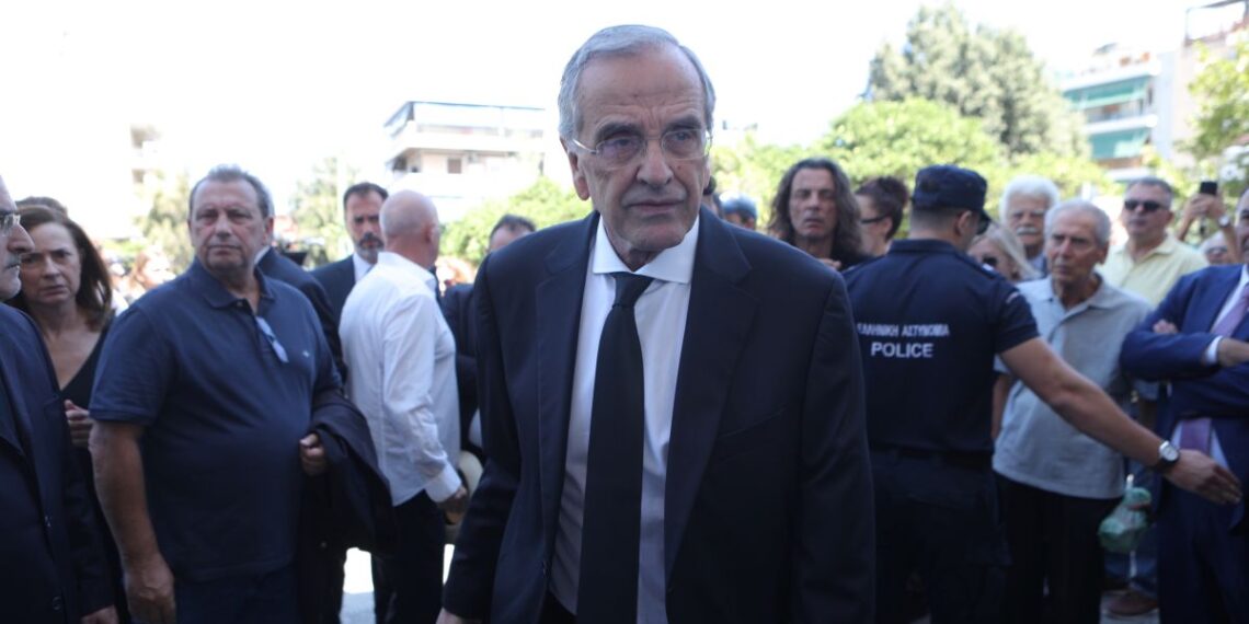 Το τελευταίο «αντίο» στη Λένα Σαμαρά (ΦΩΤΟ+video)