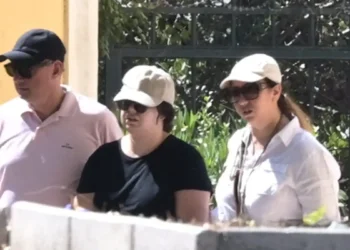 Νεκρό κοριτσάκι στο Παλαιό Φάληρο: Βρέθηκαν τα ρούχα που φορούσε η 32χρονη μητέρα