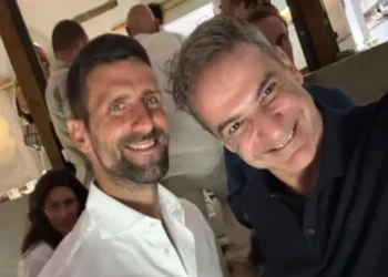 Μητσοτάκης και Τζόκοβιτς μαζί στην Τήνο (photo)