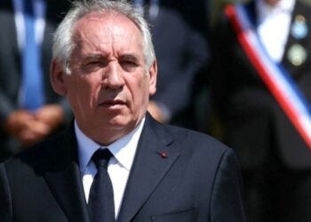 Γαλλία: Ψήφο εμπιστοσύνης από το κοινοβούλιo θα ζητήσει ο πρωθυπουργός Μπαϊρού