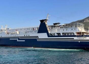 Σκιάθος: Μηχανική βλάβη στο επιβατηγό «ΠΑΝΟΡΑΜΑ» (video)