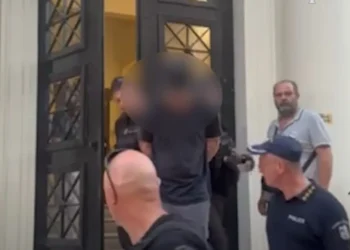 Πάτρα: Συγκεντρώνουν υπογραφές για την αποφυλάκιση των δύο ανδρών που κατηγορούνται για εμπρησμό στο Γηροκομείο