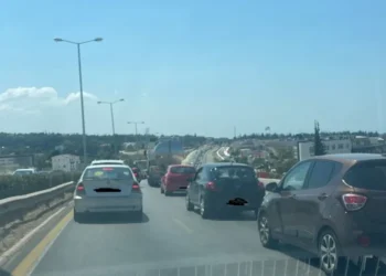 Τραυματίας μοτοσικλετιστής σε σύγκρουση με ΙΧ στον περιφερειακό Θεσσαλονίκης
