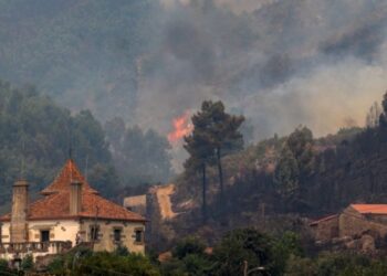 Η Πορτογαλία εξακολουθεί να αγωνίζεται κατά των σφοδρών πυρκαγιών