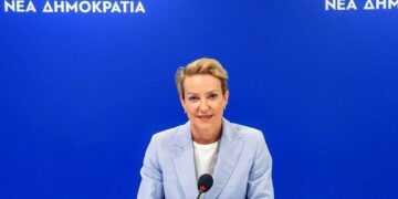 Αλ. Σδούκου σε Ν. Ανδρουλάκη: «Θα αποκηρύξει, άμεσα, το περιεχόμενο της συγκεκριμένης αφίσας της Νεολαίας του κόμματός του»