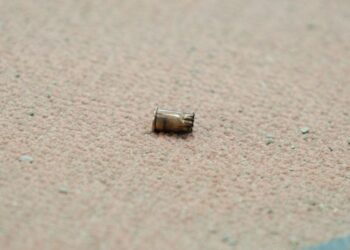 Βρέθηκε οξειδωμένη σφαίρα σε παραλία στη Χαλκιδική