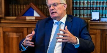 Συλλυπητήρια του ΠτΔ Κ. Τασούλα για την απώλεια του Απ. Βεσυρόπουλου: «Στην οικογένεια του εκφράζω τα πλέον θερμά μου συλλυπητήρια»