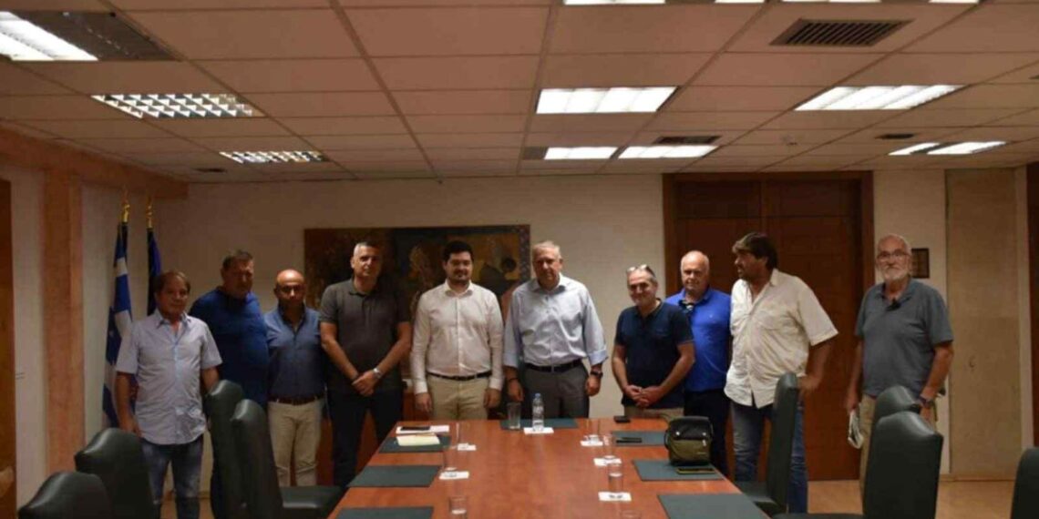 Δέσμευση Θεοδωρικάκου για ενίσχυση και θωράκιση των Λαϊκών Αγορών