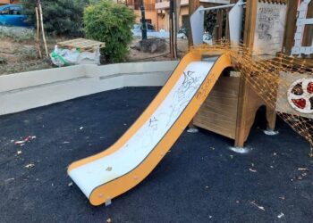 Βανδαλισμοί στην υπό κατασκευή παιδική χαρά της πλατείας Καλλιθέας