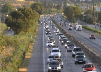 Θεσσαλονίκη: Μαζική επιστροφή των παραθεριστών από τη Χαλκιδική (video)