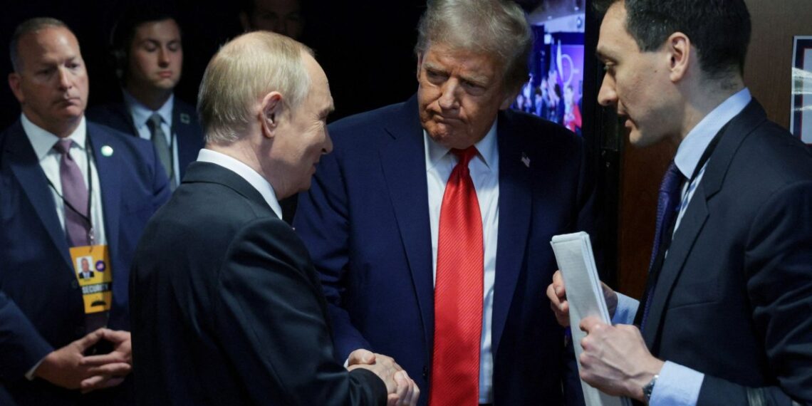 Αλάσκα: «Εποικοδομητική» χαρακτήρισαν τη συνάντηση που είχαν Τραμπ και Πούτιν (video)