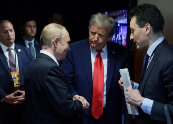 Αλάσκα: «Εποικοδομητική» χαρακτήρισαν τη συνάντηση που είχαν Τραμπ και Πούτιν (video)