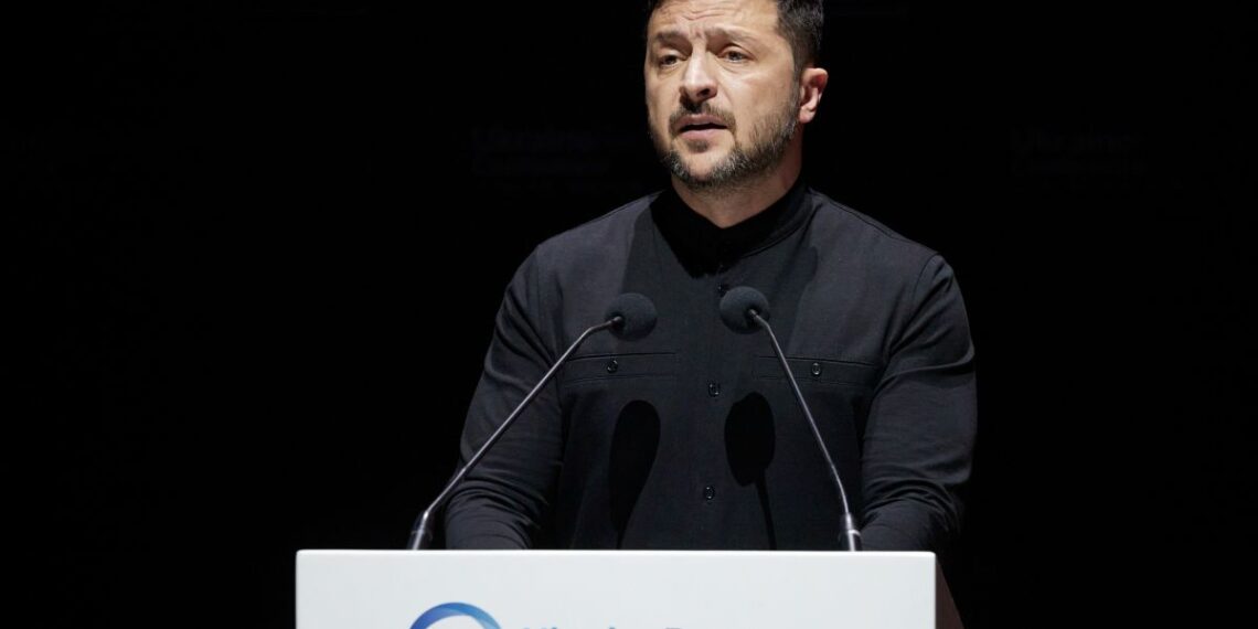 Ζελένσκι: «Τουλάχιστον 25 νεκροί από τα ρωσικά πλήγματα στο Κίεβο»