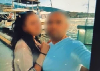 Βόλος: «Ο μπαμπάς καρφώνει τη μαμά με μαχαίρι» – Τι λέει η Αστυνομία για το έγκλημα