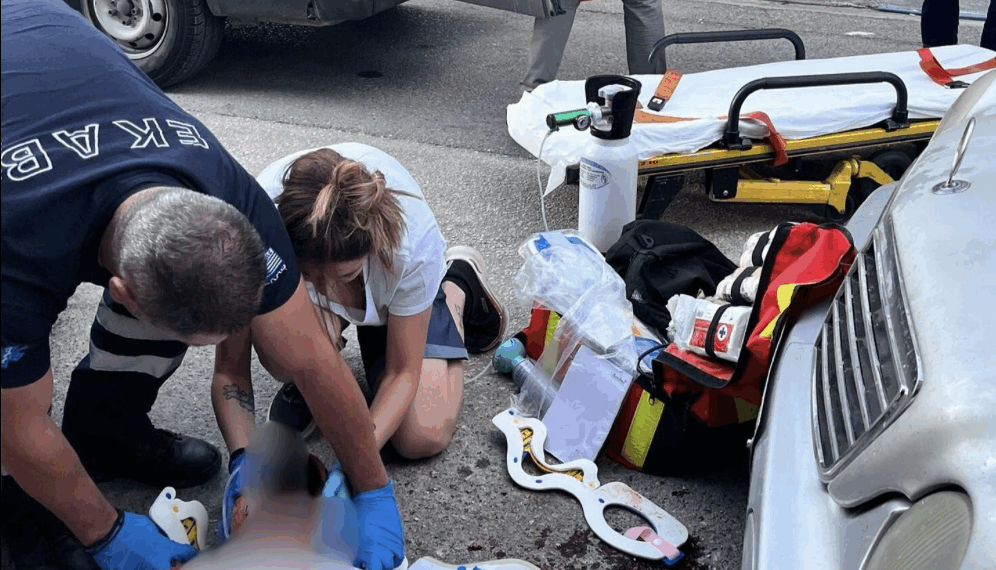 Θεσσαλονίκη: Με σοβαρό χτύπημα στο κεφάλι και κάταγμα στο χέρι ο 8χρονος που έπεσε από το μπαλκόνι