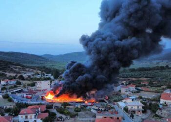 Φωτιά σε χώρο αποθήκευσης ελαιουργείου στην Ορμύλια – Ήχησε το 112 (ΦΩΤΟ+Video)