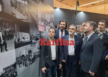 Με το βλέμμα στον Ανδρέα Παπανδρέου ο Ανδρουλάκης στη ΔΕΘ (ΦΩΤΟ)