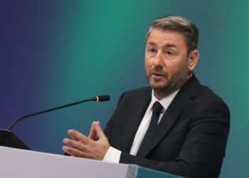 Ανδρουλάκης στην Karfitsa: Η χώρα δεν πρόκειται να ανασάνει δημογραφικά χωρίς περιφερειακή ανάπτυξη