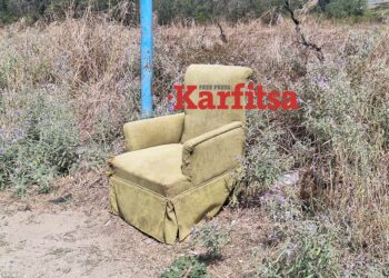 Θεσσαλονίκη: Έβαλαν πολυθρόνα σε στάση του ΟΑΣΘ (ΦΩΤΟ)