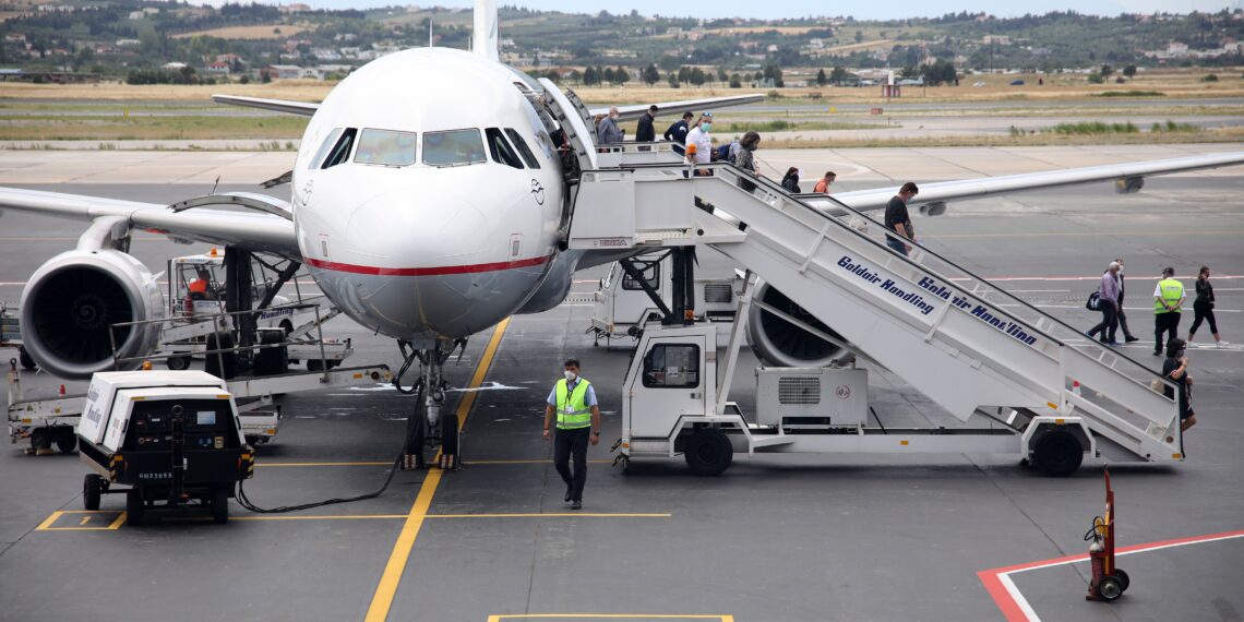 Aεροδρόμιο «Μακεδονία»: Αναγκαστική προσγείωση αεροσκάφους λόγω ξύλου