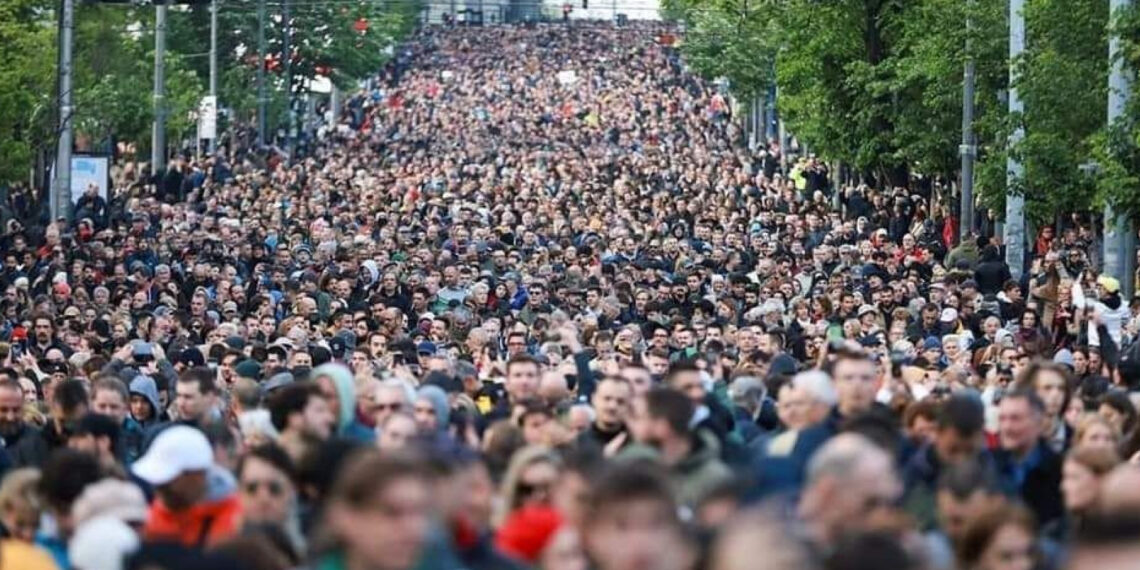 Κάποιος παίζει με τα σπίρτα μέσα στην πυριτιδαποθήκη των Βαλκανίων