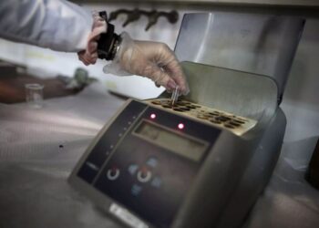 ΕΟΔΥ: Έντονα αυξητική τάση στο ιϊκό φορτίο κορονοϊού στα αστικά λύματα