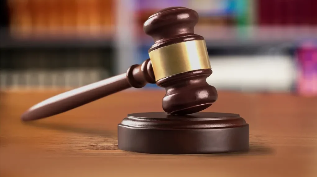 Αναβλήθηκε η δίκη για τον γιατρό με το «φακελάκι»