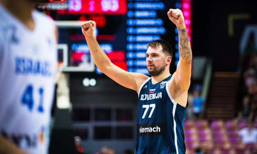 Ευρωμπάσκετ 2025: Πρόκριση για τη Σλοβενία απέναντι στην Ιταλία με «παράσταση» Ντόντσιτς (video)