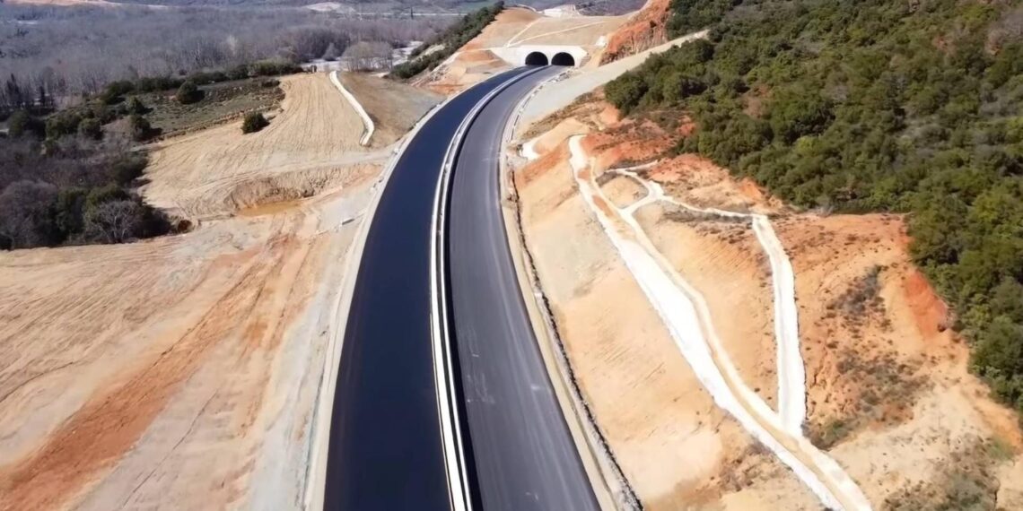«Γκάζι» για να παραδοθεί πλήρως σε κυκλοφορία ο Ε65