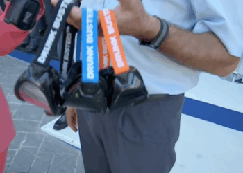 89η ΔΕΘ: Γυαλιά προσομοίωσης μέθης στο περίπτερο της ΕΛΑΣ