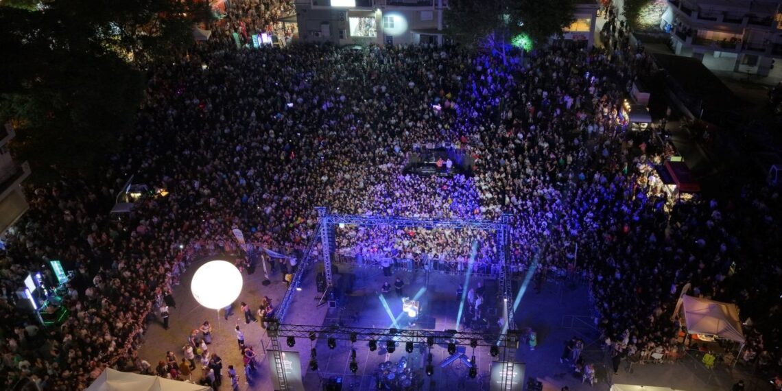 Ρεκόρ επισκεπτών στη «λευκή νύχτα» του Ευόσμου