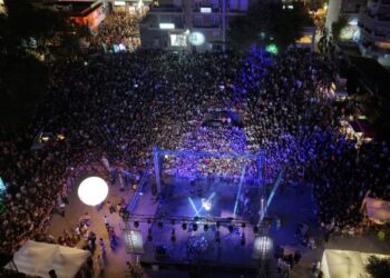 Ρεκόρ επισκεπτών στη «λευκή νύχτα» του Ευόσμου