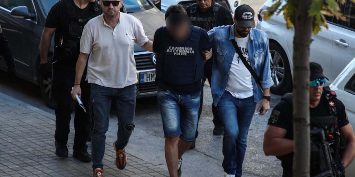 Δίωξη για ανθρωποκτονία εκ προθέσεως στον 50χρονο που έπνιξε με σακούλα την αδελφή του