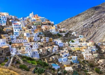 Αυτά είναι τα νησιά στα οποία θα μειωθεί κατά 30% ο ΦΠΑ