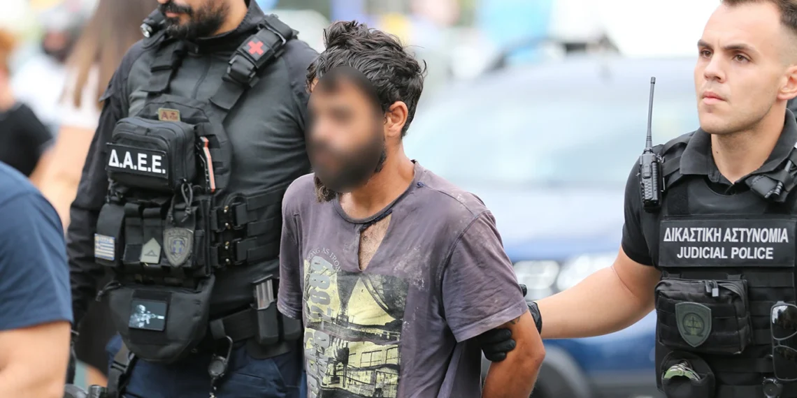 «Ο προφήτης από το Παγκράτι με πλήρωνε για να βάζω φωτιές», λέει ο 32χρονος που προφυλακίστηκε για εμπρησμό και δηλώνει μέλος του ISIS