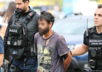 «Ο προφήτης από το Παγκράτι με πλήρωνε για να βάζω φωτιές», λέει ο 32χρονος που προφυλακίστηκε για εμπρησμό και δηλώνει μέλος του ISIS