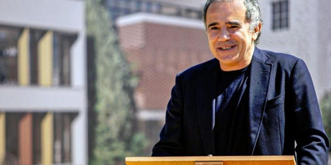 Προς αλλαγή σελίδας με πολλά όνειρα και μεγάλα σχέδια!